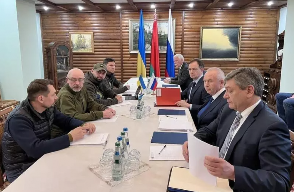Ucraina a confirmat că negocierile de pace cu Rusia au fost suspendate
